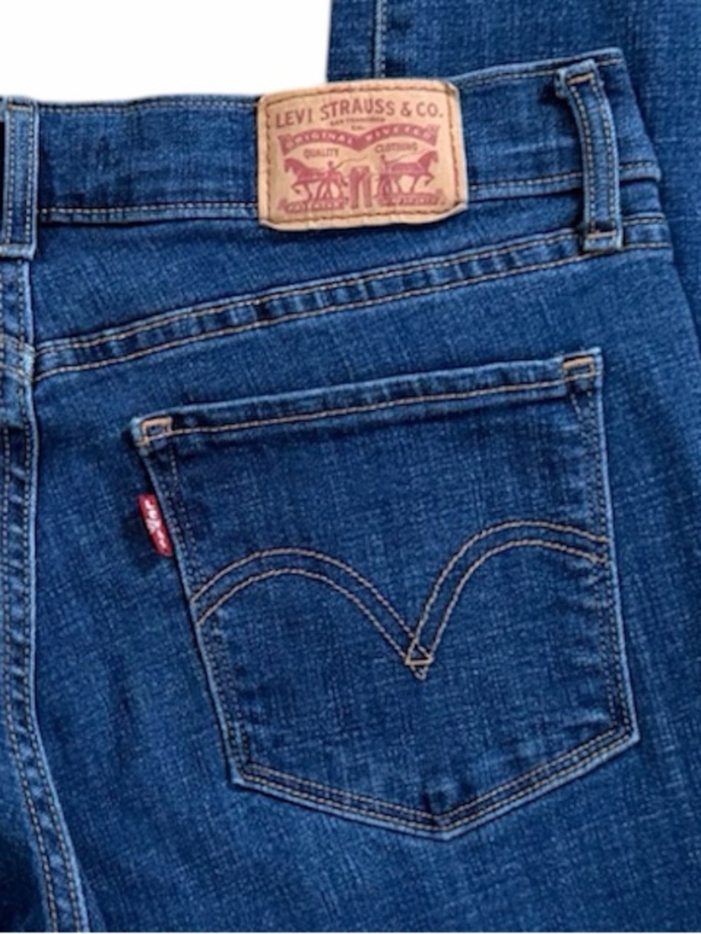 Levi's Women's Classic Straight Leg Jeans Size 6 - Picture 7 of 11